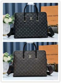 Picture of LV Mens Bags _SKUfw107470753fw